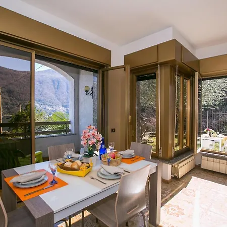 Sleeps 6 בית נופש